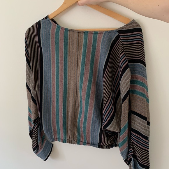 AE Striped Top in excellent condition! - Picture 2 of 4